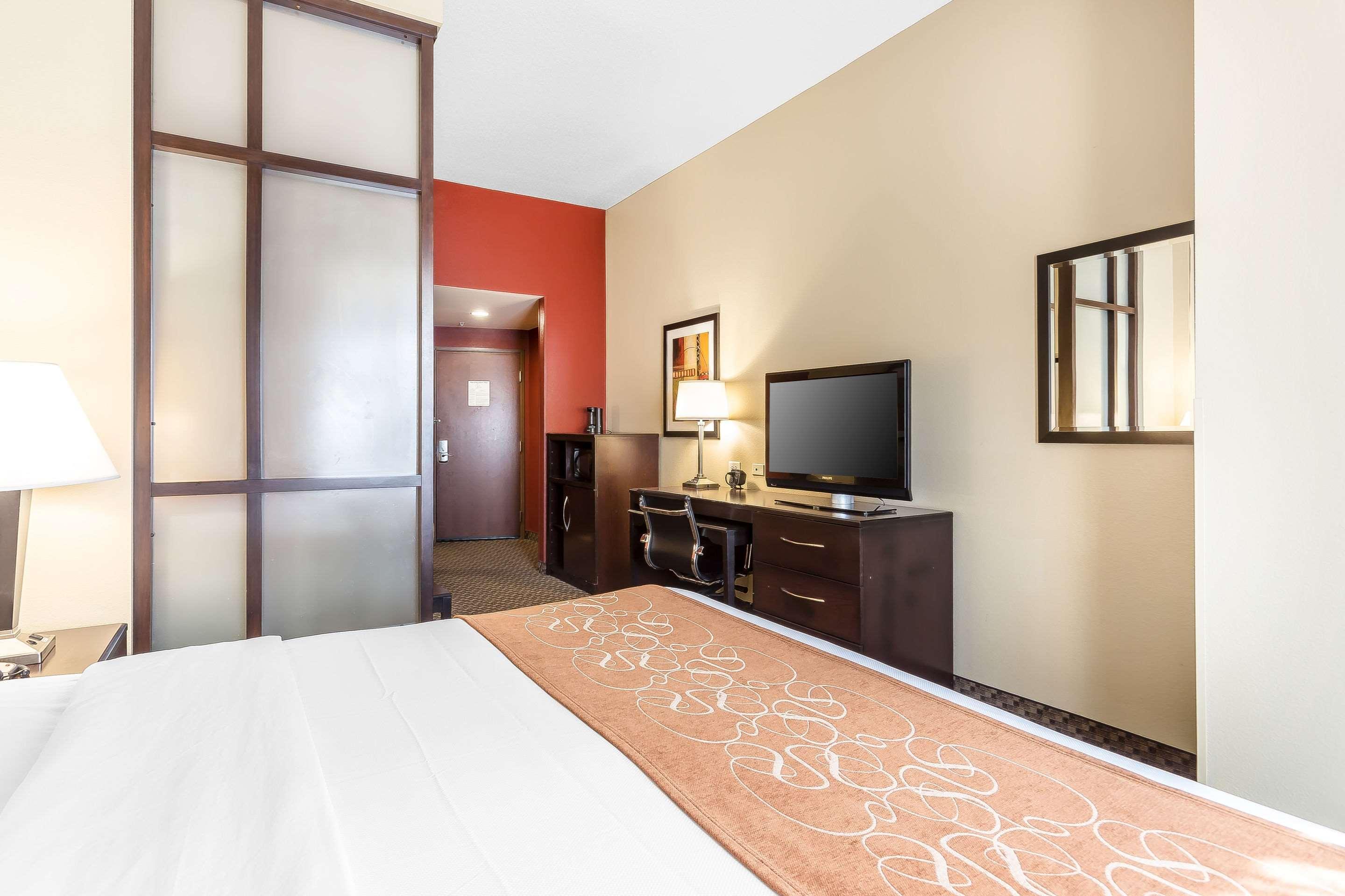 คอมฟอร์ต สวีท เวสต์ ออฟ ดิ แอชลีย์ Hotel ชาร์ลสตัน ภายนอก รูปภาพ