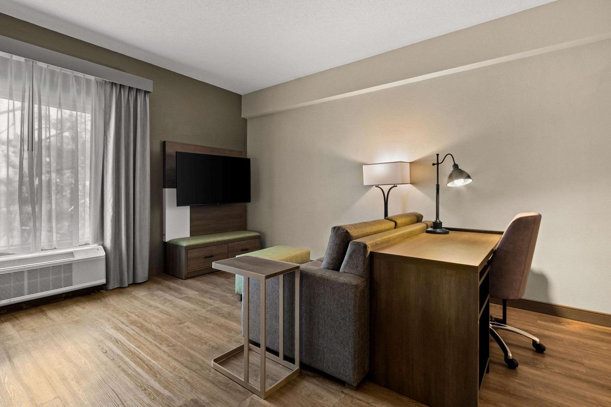 คอมฟอร์ต สวีท เวสต์ ออฟ ดิ แอชลีย์ Hotel ชาร์ลสตัน ภายนอก รูปภาพ
